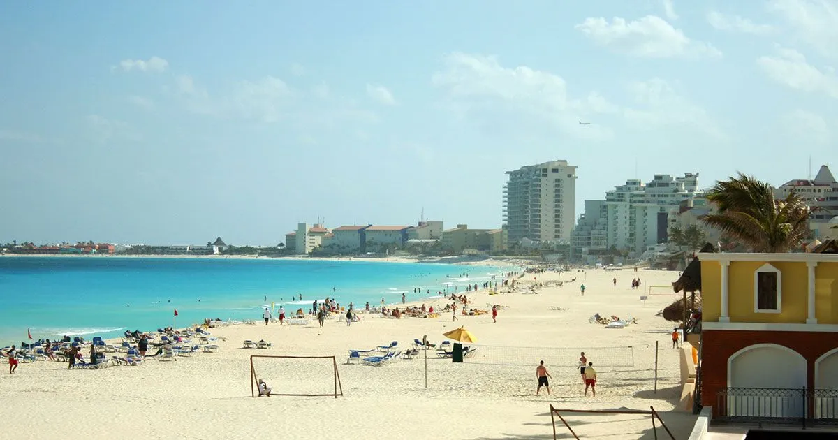 Vista de la playa en Crown Paradise All Inclusive Resort